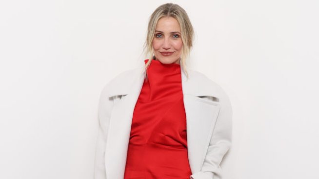 Камерън Диас се завърна на Седмицата на модата със сексапилна рокля