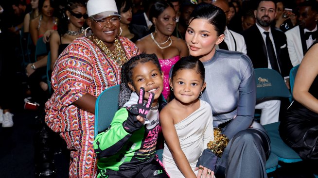 За първи път – Кайли Дженър на корицата на Vogue с двете си деца