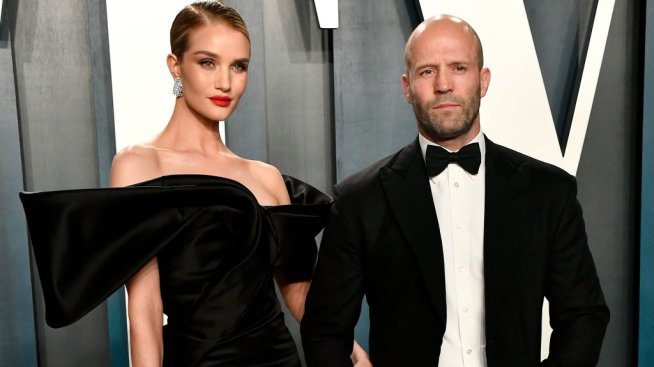 Романтика в Позитано – ваканционните снимки на Роузи Хънтингтън-Уайтли и Джейсън Стейтъм