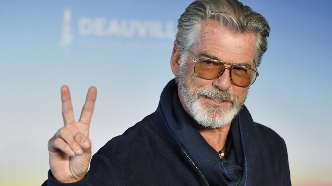 Пиърс Броснан откри изложба в Ел Ей 