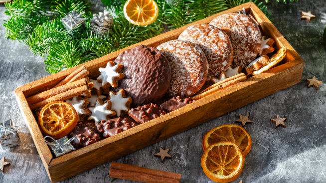 Коледни рецепти – вкусни меденки с два вида глазура