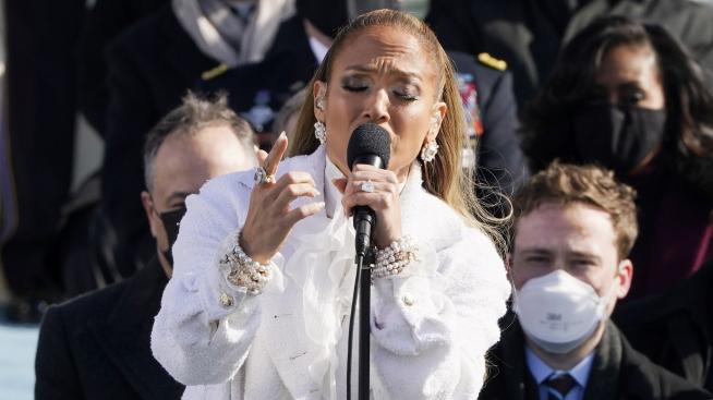 Дженифър Лопес пресъздаде своя легендарен клип отпреди 20 години