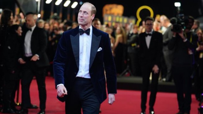 Принц Уилям засечен в кръчма без Кейт Мидълтън