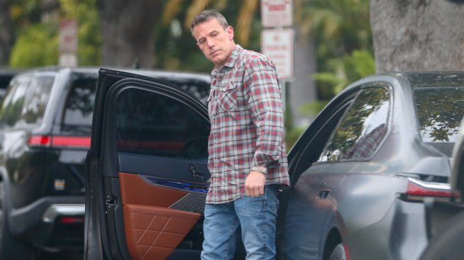 Бен Афлек забелязан в рехабилитационен център след развода с Джей Ло