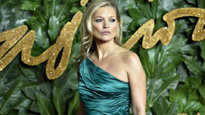 След 27 години: Кейт Мос отново на корицата на Vogue