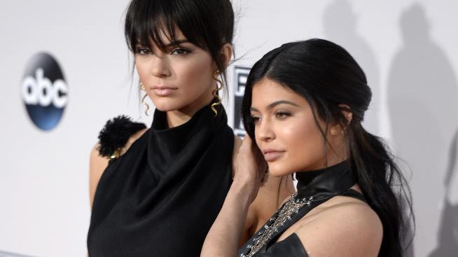 Зимна мода – какви якета и палта носят Кайли и Кендъл Дженър