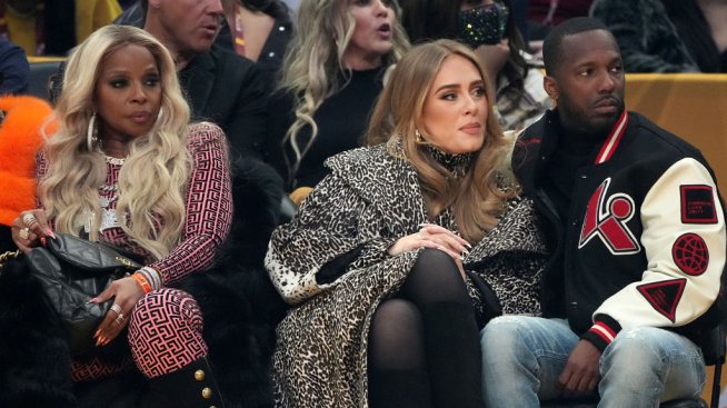 Зимна мода: Адел заложи на леопардовия принт