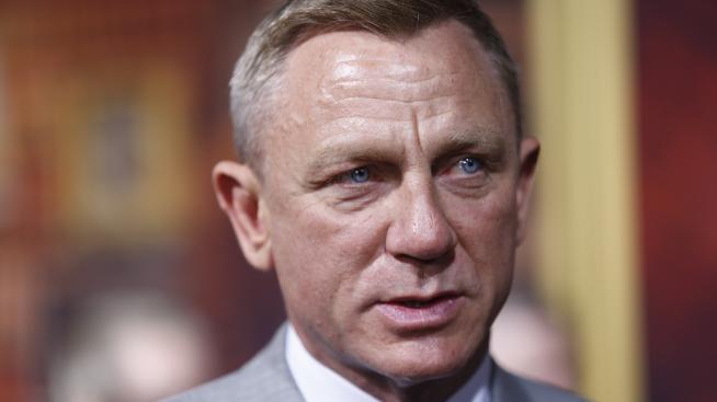 Най-добрите коктейли прави... Даниел Крейг!