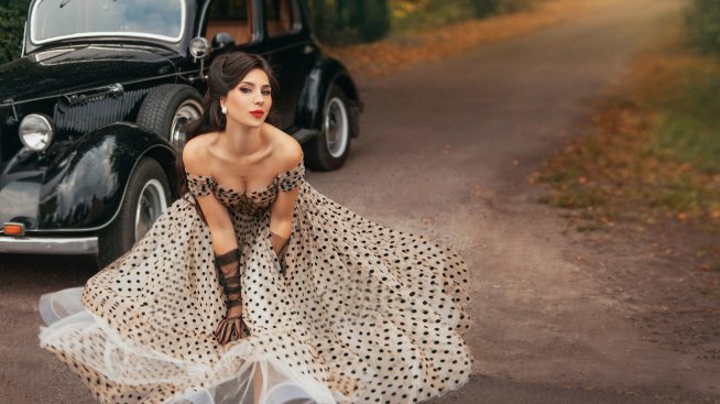 Полка точките – най-актуалната модна тенденция за 2025 