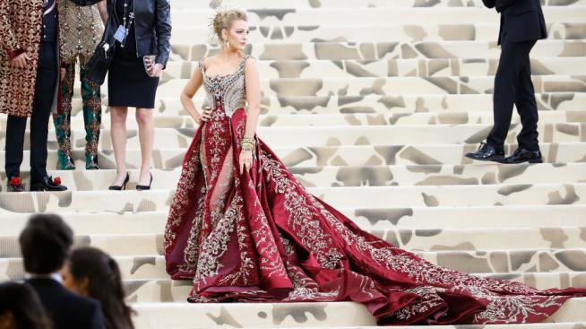 Блейк Лайвли: Бях несигурна в тялото си след третото раждане