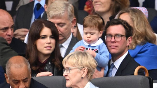 Принцесите сестри Беатрис и Юджийн показаха синовете си