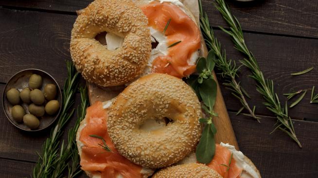 Как да приготвите: Кето хлебче с шунка и кашкавал 