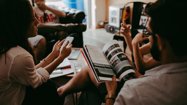 Етикет: Как да общуваме в работните онлайн чатове