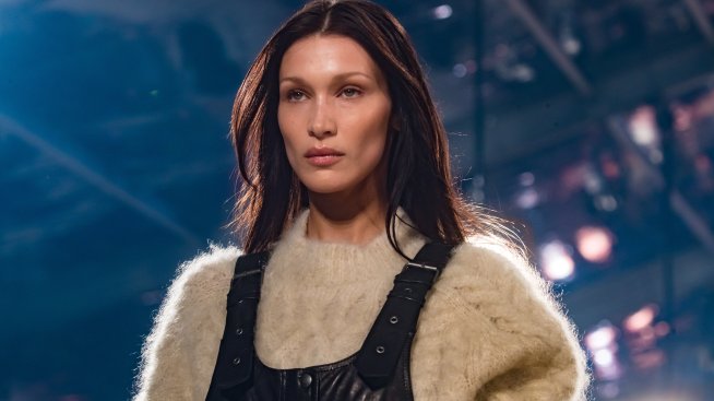 Бела Хадид: Бях известна като грозната сестра на Джиджи