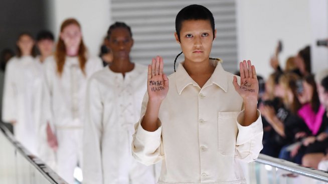 Модел се опълчи на Gucci