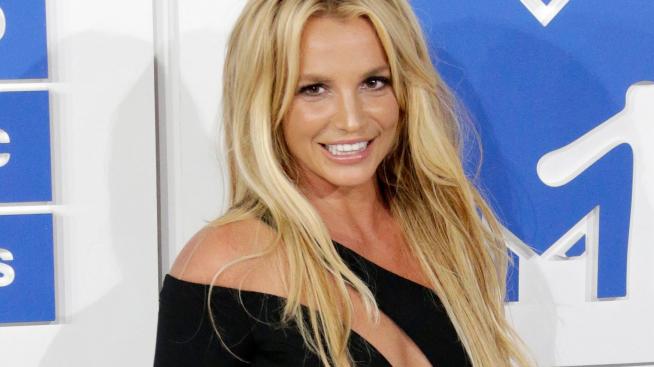 Промяна за Коледа – Бритни Спиърс отряза косата си 
