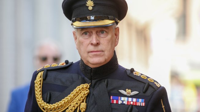 За коронацията – принц Андрю може да е без церемониални одежди  