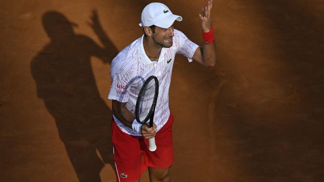 Новак Джокович се радва на слънцето в Париж 