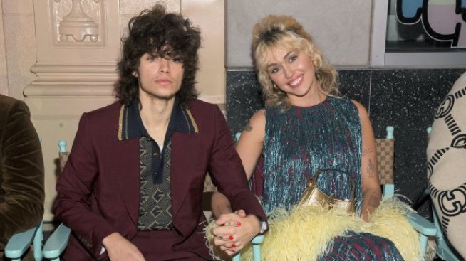 Майли Сайръс и Макс Морандо – все по-сигурни във връзката си