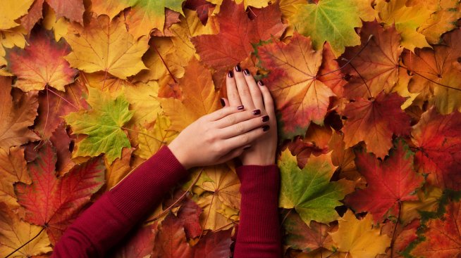 Маникюр за есента – цветовете, които да изпробвате още сега