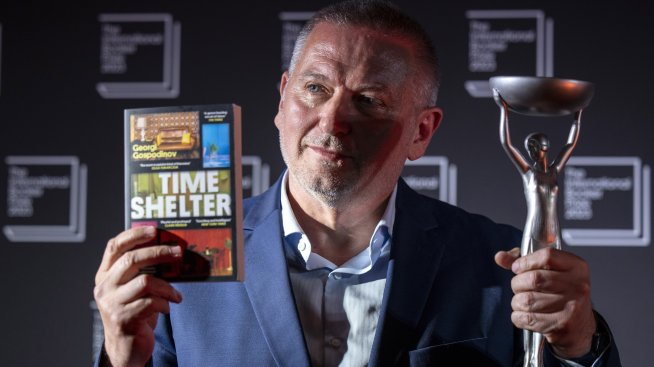 Навръх 24 май Георги Господинов и "Времеубежище" спечелиха престижната награда "Букър"