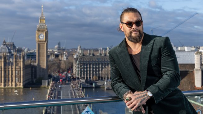 Джейсън Момоа отново е влюбен – избраницата му е негова колежка