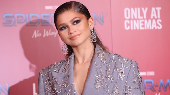 Прилепнала и стегната коса – новата мода в прическите за пролетта