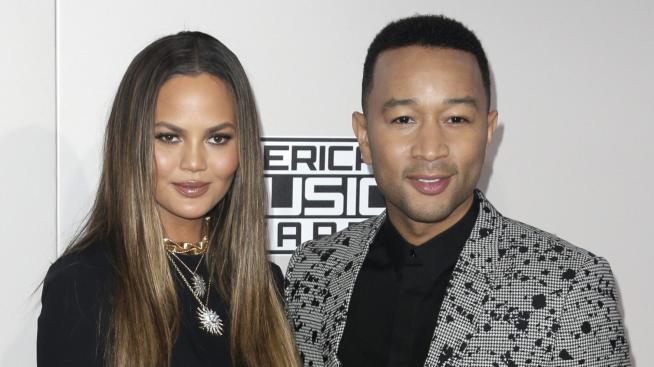 В дома на Криси Тейгън и Джон Леджънд