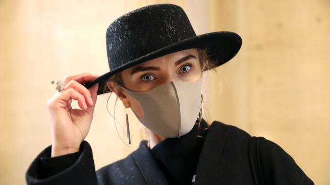 Коронавирусът и модната индустрия: Маски като аксесоар и последици за модата