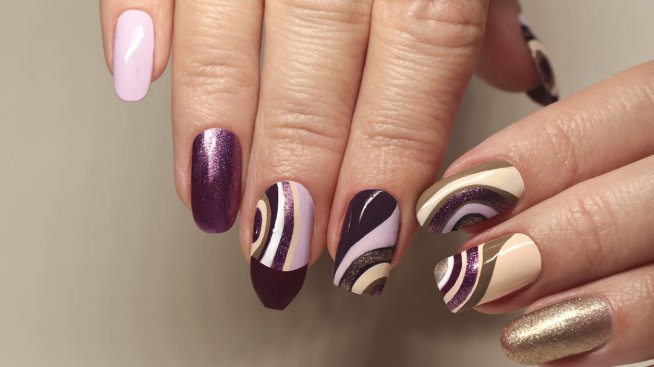 Сливов цвят – най-популярен за есенен маникюр