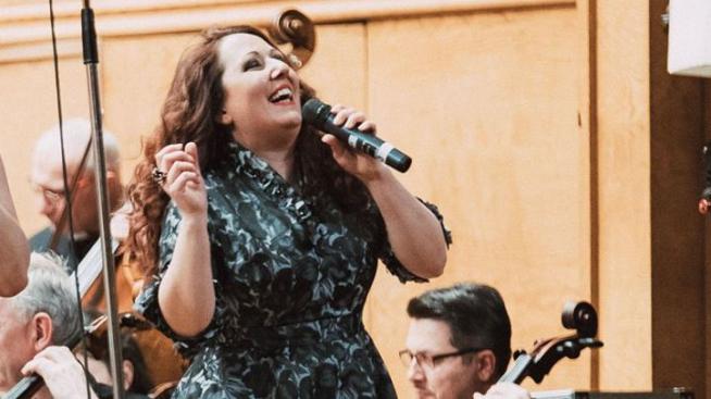 Милица Гладнишка разпуска на морето