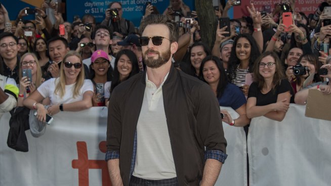 Крис Евънс потвърди връзката си