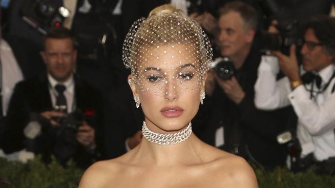 Зимни палта: Изборът на Хейли Бийбър