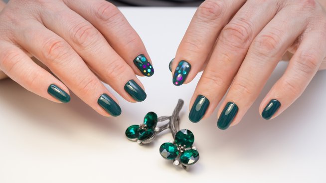 Нов маникюр – опитайте нокти със структуриран гел