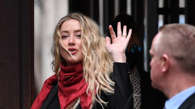 Ужасяващо: Амбър Хърд споделя за домашно насилие, което се е случило на друг