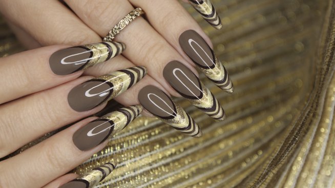 Есенен маникюр: Опитайте френска илюзия