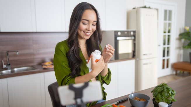 Витамини срещу косопад – какво да пиете?