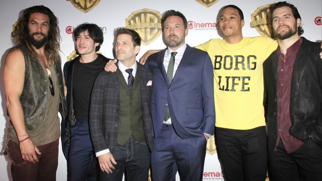 Джейсън Момоа и Бен Афлек отново на снимачната площадка