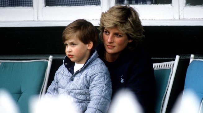 Кралски истории: Как принц Уилям подкрепя Даяна по време на развода?