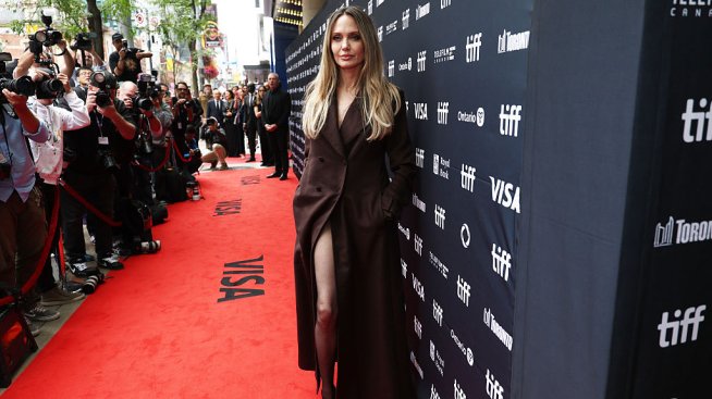 Визия на деня - Анджелина Джоли на филмовия фестивал в Торонто