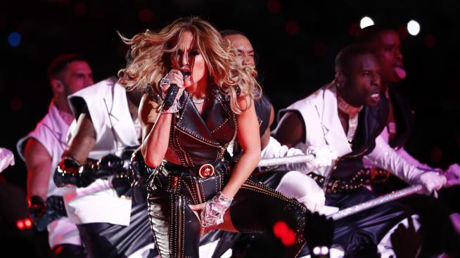 Лесни прически: Как да постигнете къдриците на Джей Ло?