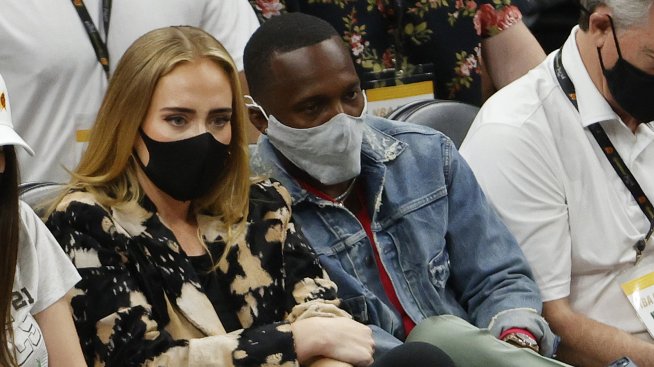 Адел отчаяно се мъчи да спаси връзката си с Рич Пол