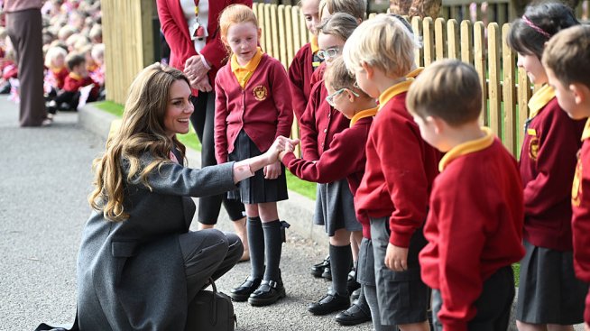 Кейт Мидълтън и принц Уилям показаха родителска обич към непознати деца