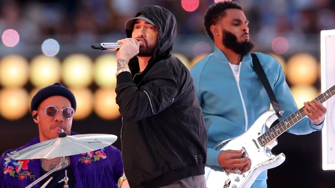 Еминем отпразнува 16 години от най-голямата си победа