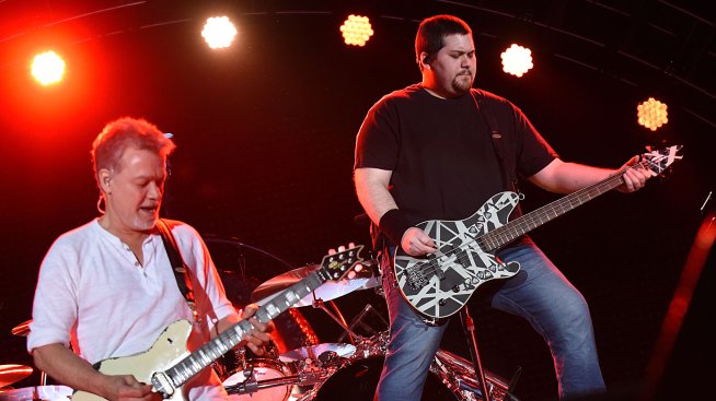 Синът на Еди Ван Хален: Татко много ми липсва!