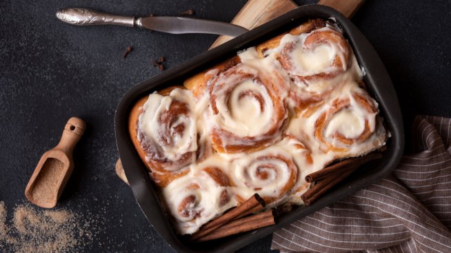 Коледни рецепти – вкусни и пухкави канелени рулца
