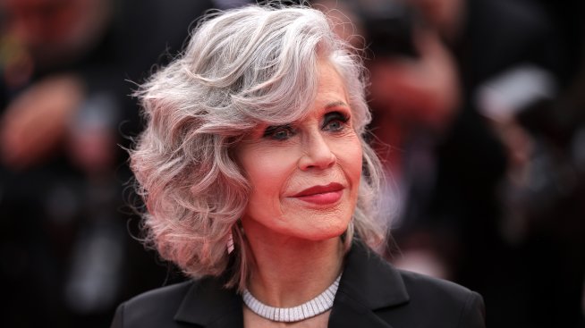 На 86 години Джейн Фонда стана модел и подноси цветни суитшърти