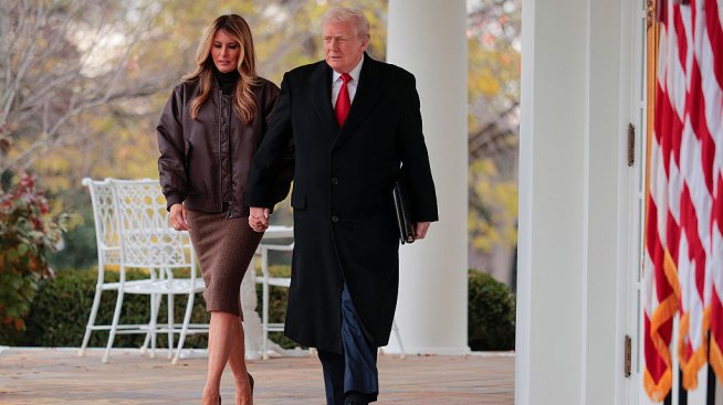 Мелания Тръмп с изненадващ моден избор – появи се облечена в яке бомбър 