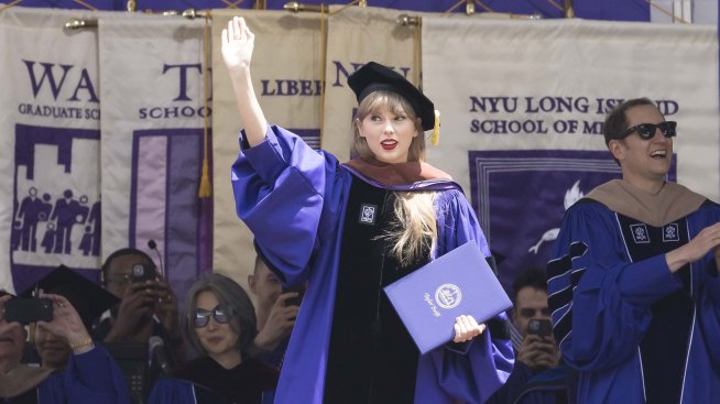 Тейлър Суифт получи докторска степен и сподели важни съвети за живота