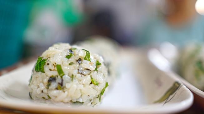 Коледни пости: Ориз с гъби и спанак